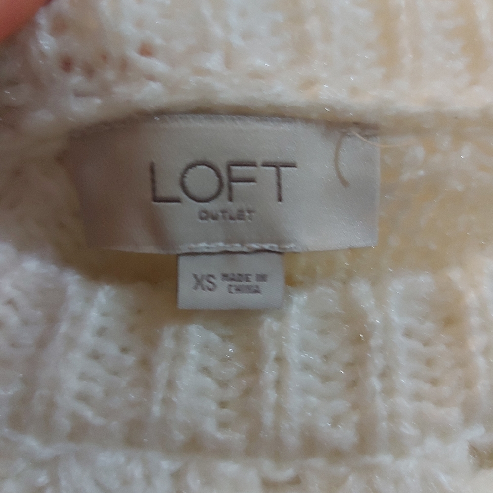 Beautiful sweater! - Picture 2 of 3